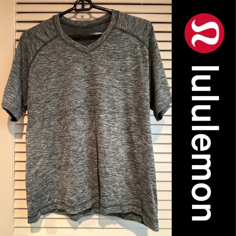 lululemon Men's V-Neck Shirt Metal Vent ? Tech Short Sleeve Green Grey S Small